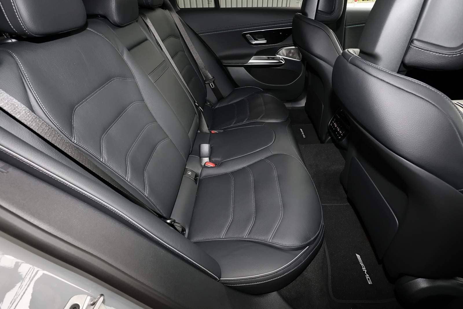 Mercedes-Benz E 450 d 4M T AMG Standhz.+360°+LED+AHK+Pano+HUD foto 6