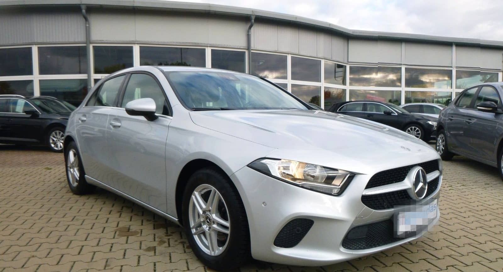 Mercedes-Benz A 180 >AUT/NAV/PDC/Sitzheizung< foto 5