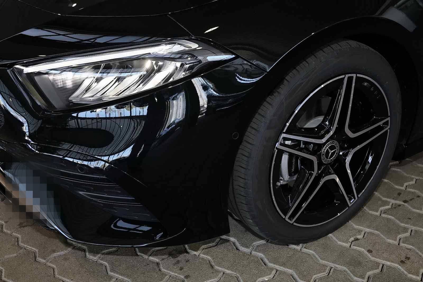 Mercedes-Benz A 180 AMG RüKam+LED+Pano+Night+Totwink+Distronic foto 3