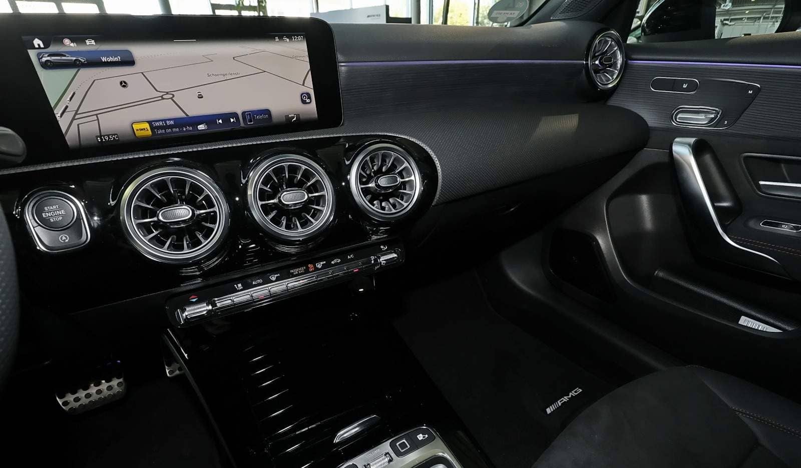 Mercedes-Benz A 180 AMG RüKam+LED+Pano+Night+Totwink+Distronic foto 10