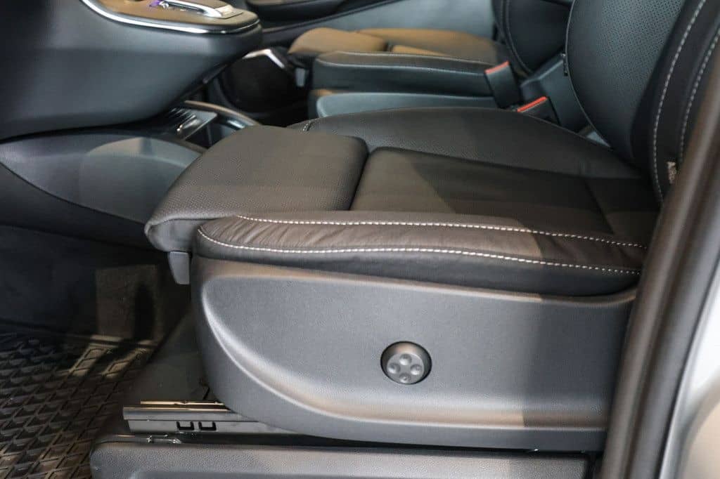 Mercedes-Benz V 300 d AMG AVANTGARDE Lang AHK Standhz. Pano foto 11