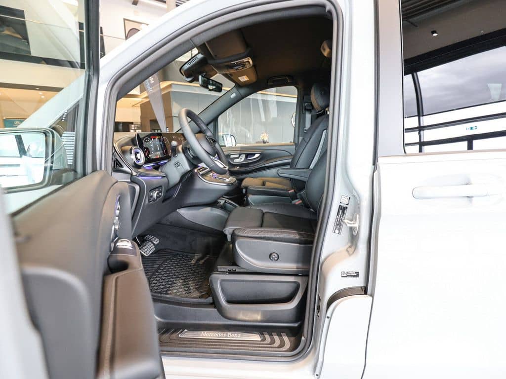 Mercedes-Benz V 300 d AMG AVANTGARDE Lang AHK Standhz. Pano foto 10