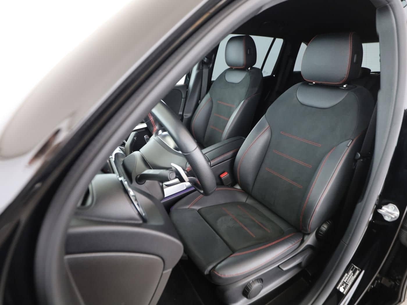 Mercedes-Benz GLB 200 AMG+LED+SPUR+SPIEGEL+AMBIENTE+KAMERA+SHZ foto 18