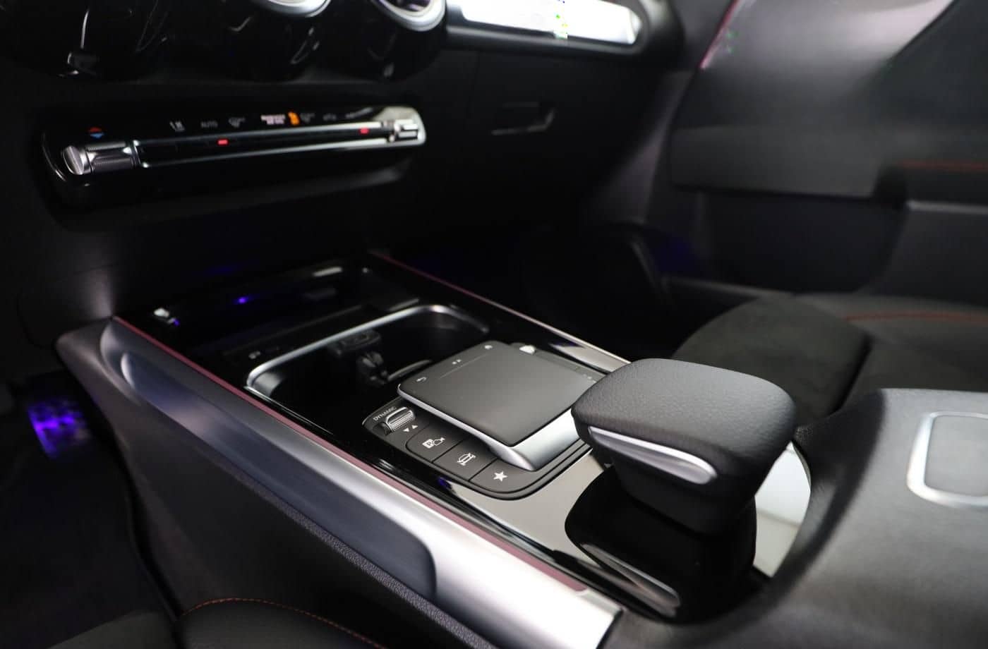 Mercedes-Benz GLB 200 AMG+LED+SPUR+SPIEGEL+AMBIENTE+KAMERA+SHZ foto 19