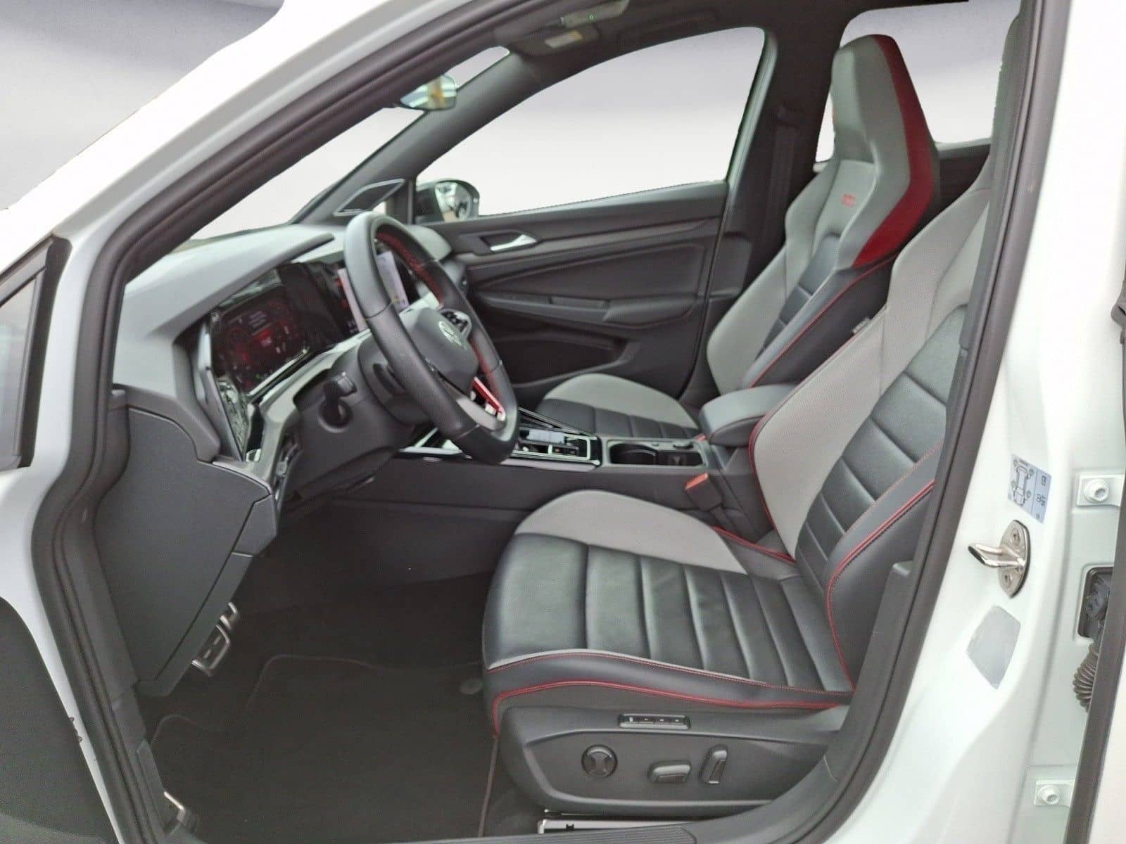 Volkswagen Golf GTI Clubsport 2.0TSI DSG PanoDach Premium D foto 8