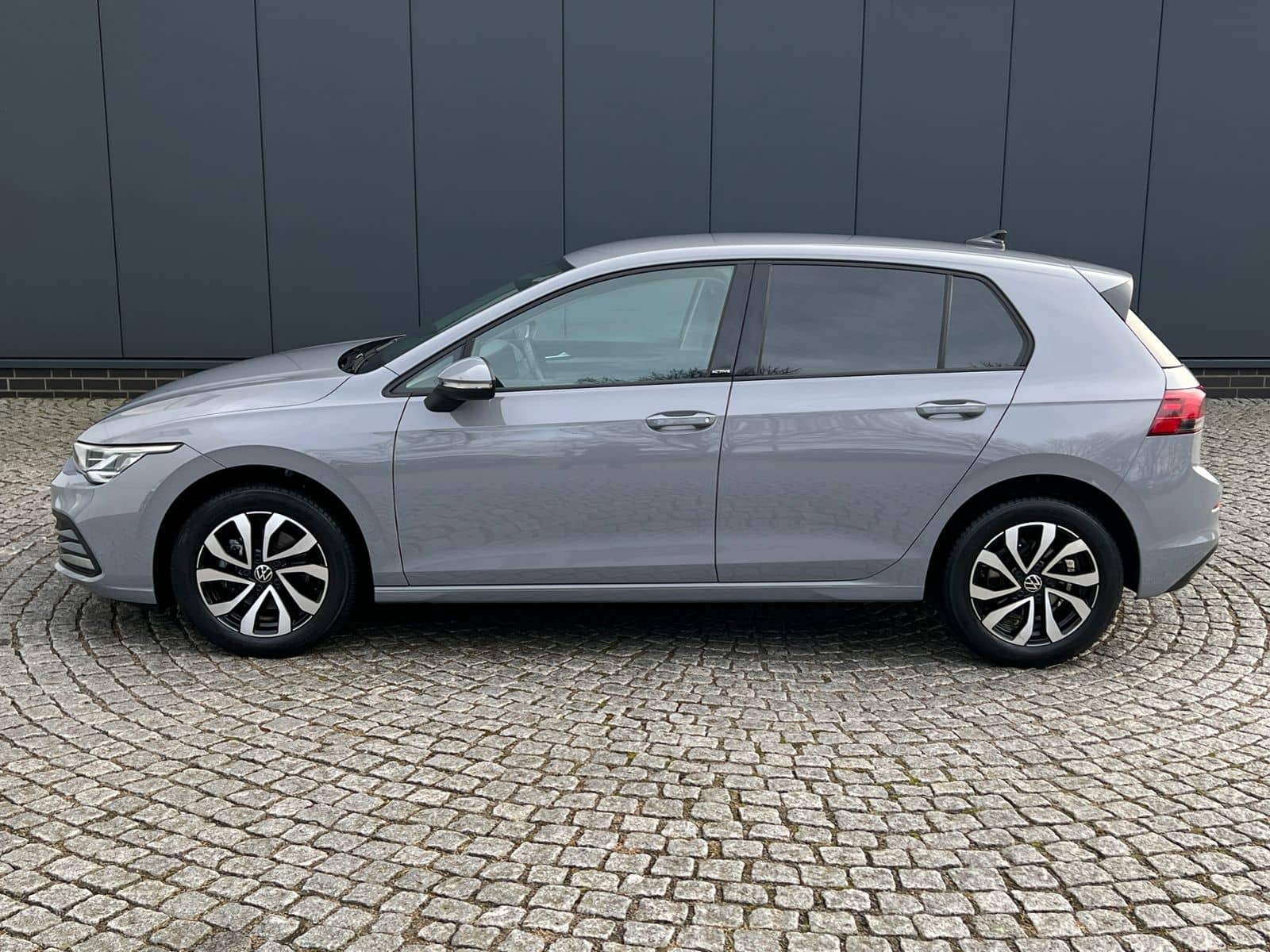 Volkswagen Golf VIII "ACTIVE" 2.0 TDI *Navi, Climatronic, S foto 3