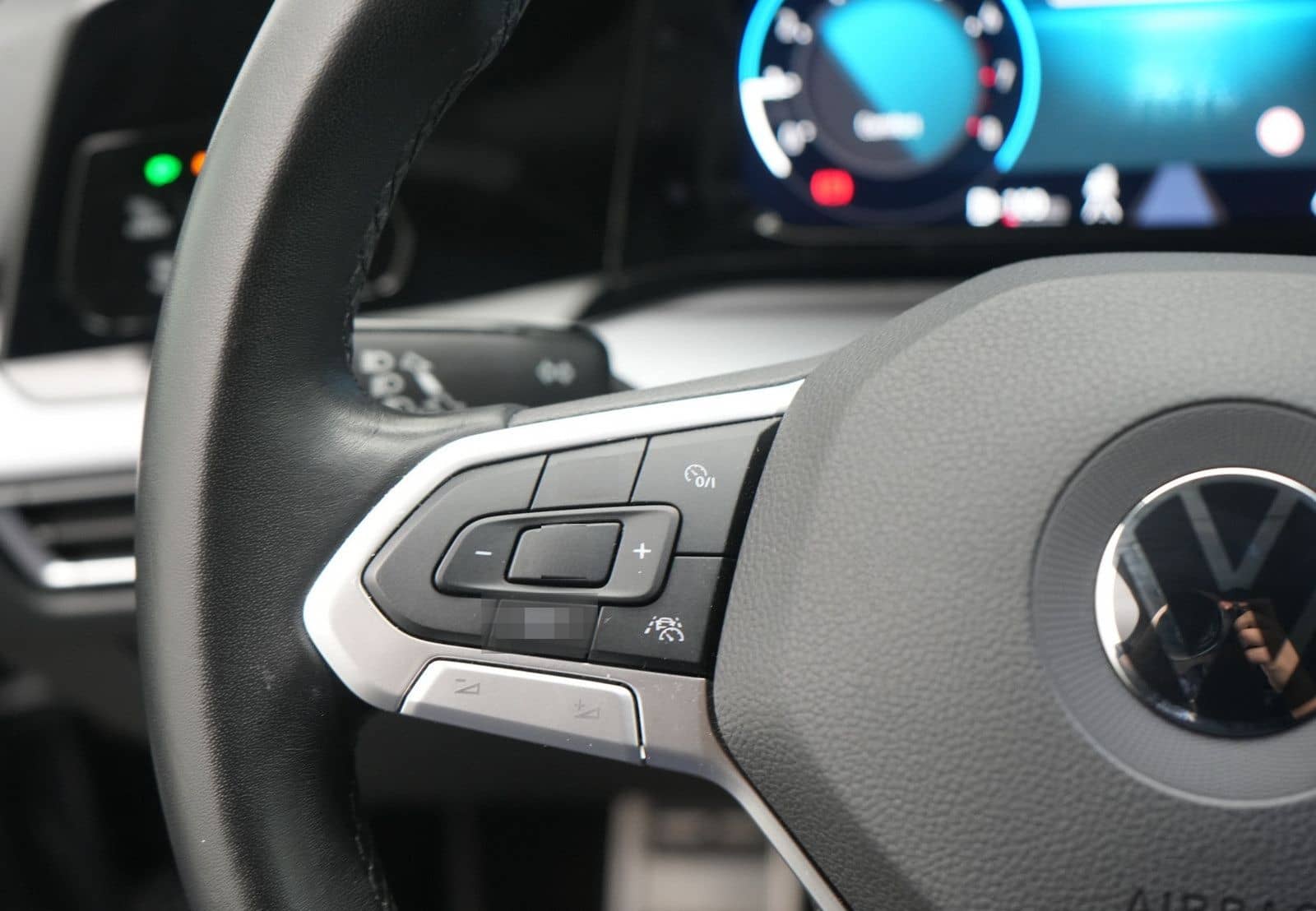 Volkswagen Golf VIII Active STANDHZ HUD NAVI VIRT ACC KAM foto 7