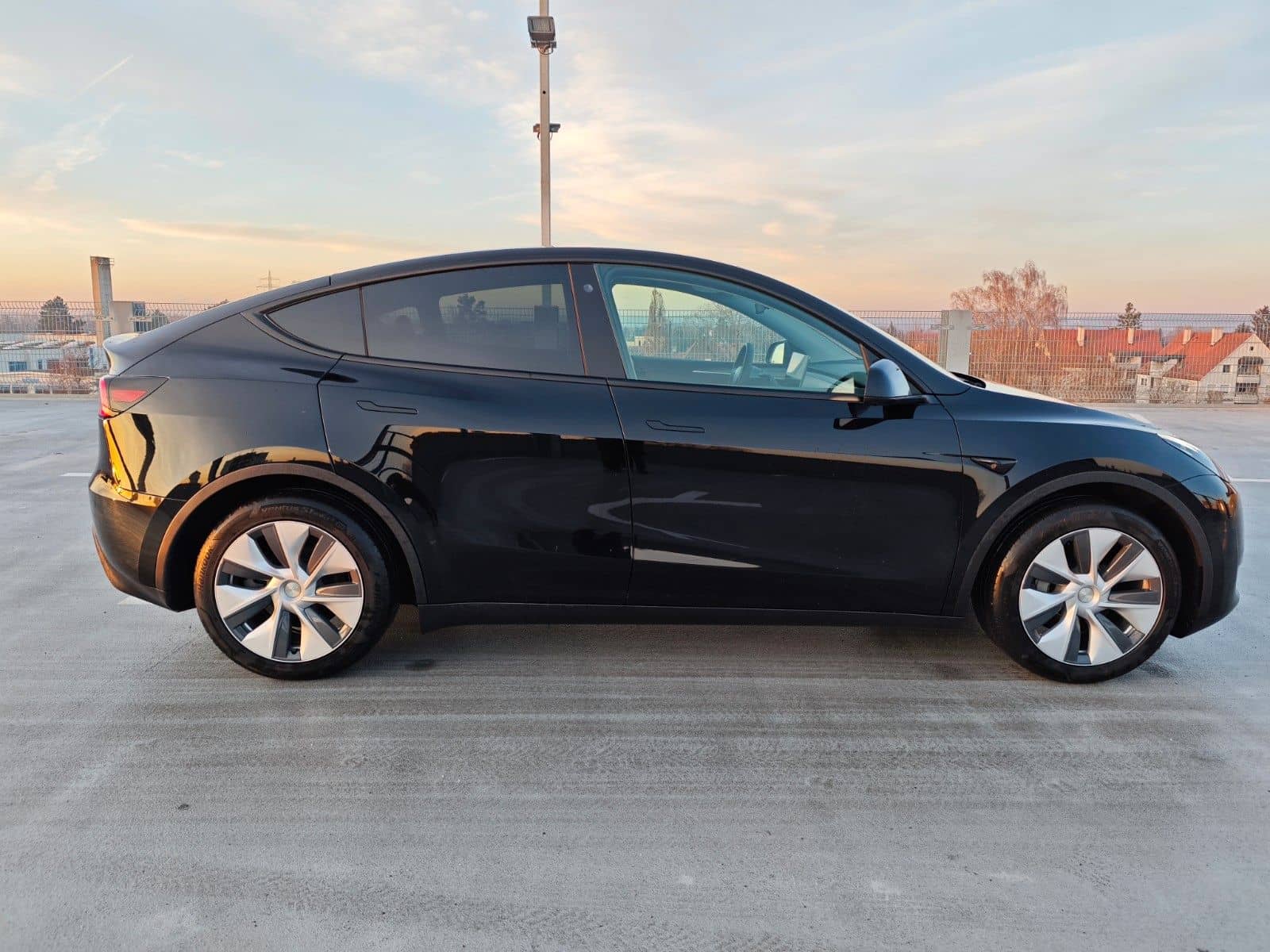 Tesla Model Y SR RWD Pano/ACC/Kamera/LED/19"/NETTO27`3 foto 8