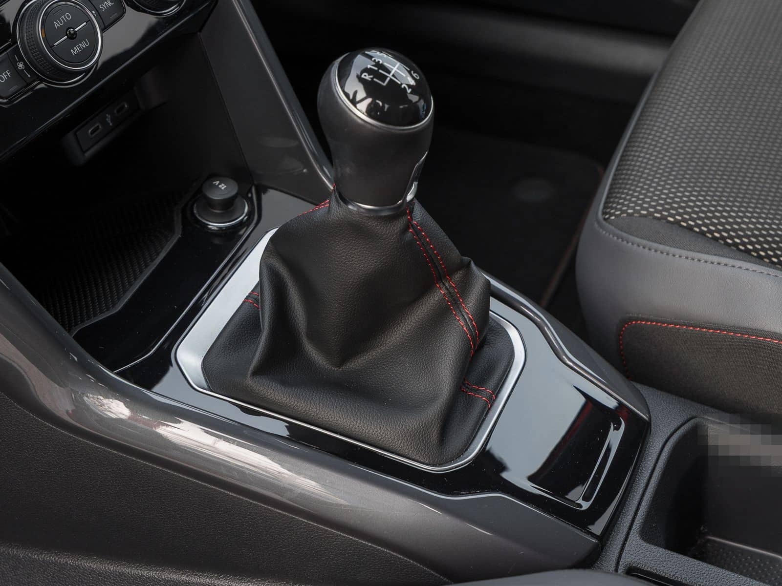 Volkswagen T-ROC 1.5 TSI Sport NAVI AHK LED ACC PDC SITZHZG foto 8