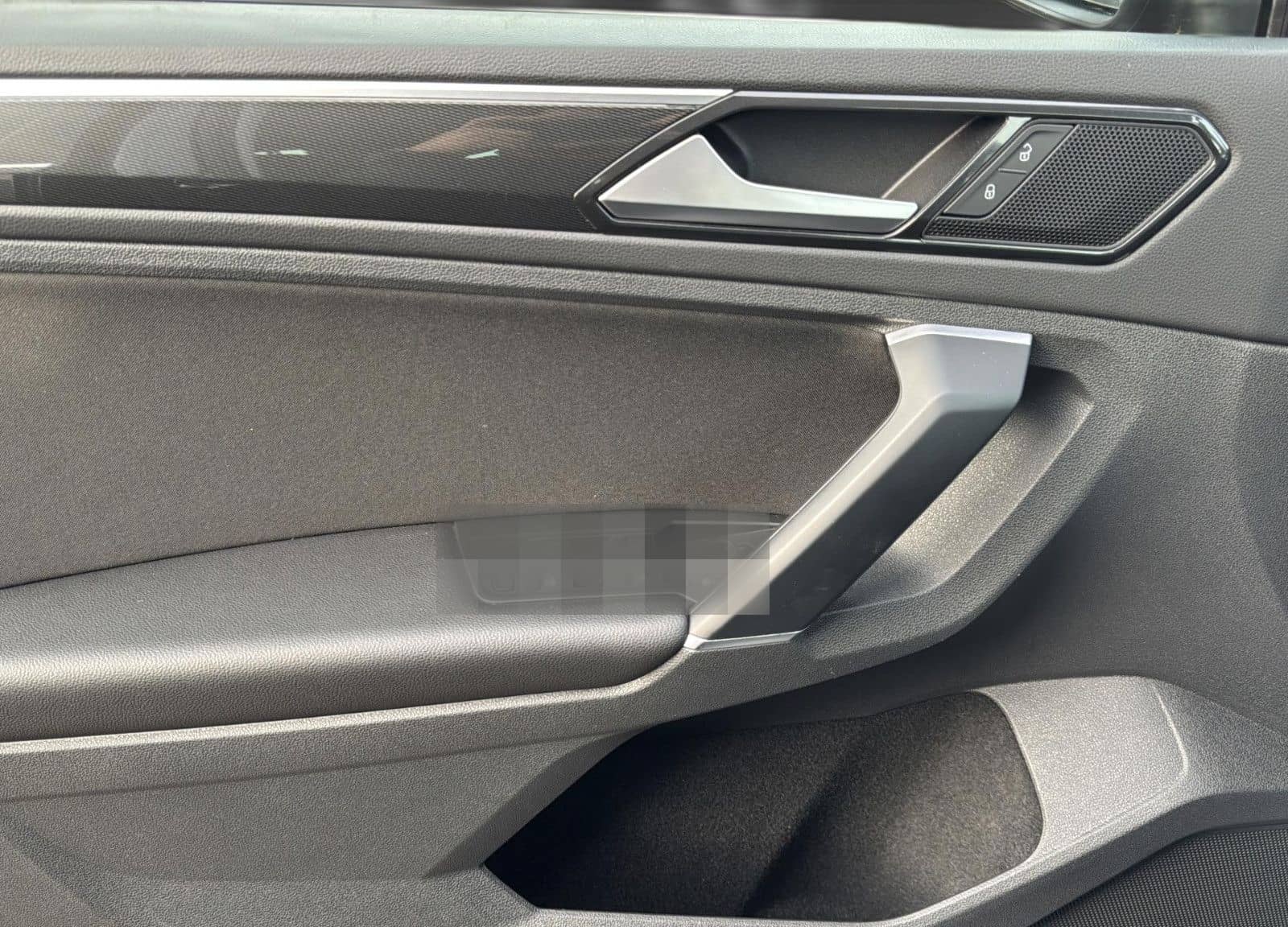 Volkswagen Tiguan Highline 4Motion+LED+HUD+AHK+ACC+1.HAND foto 14