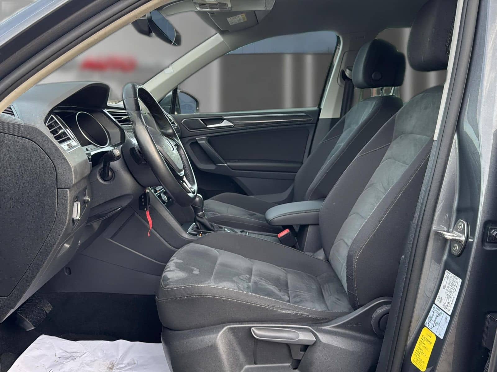 Volkswagen Tiguan Highline 4Motion+LED+HUD+AHK+ACC+1.HAND foto 15