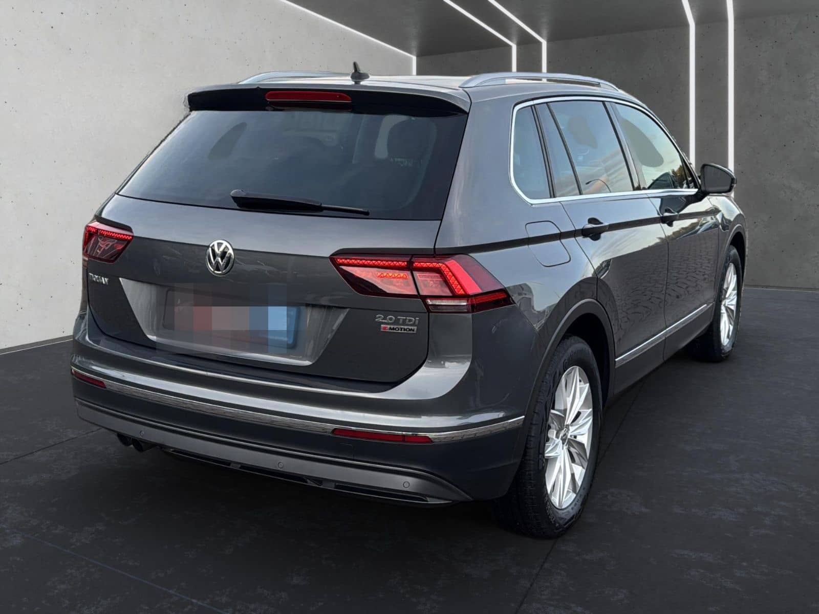Volkswagen Tiguan Highline 4Motion+LED+HUD+AHK+ACC+1.HAND foto 4