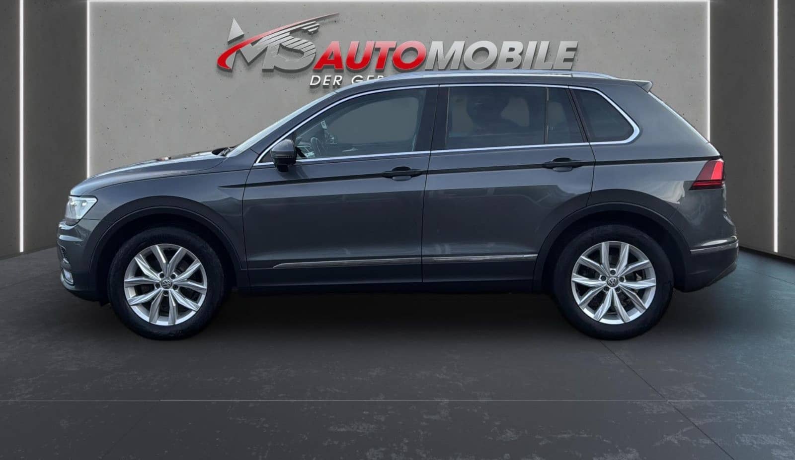 Volkswagen Tiguan Highline 4Motion+LED+HUD+AHK+ACC+1.HAND foto 7