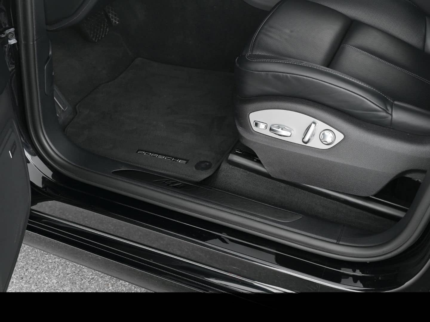 Porsche Macan GTS / 360 Kamera StandHZG Sportabgasanlage foto 14