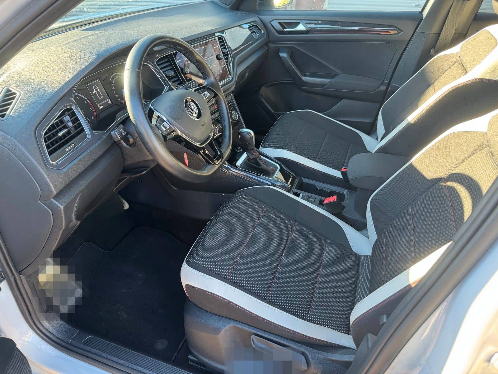 Volkswagen T-Roc Sport *LED*NAVI*LHZ*PDC*EHKL* foto 9