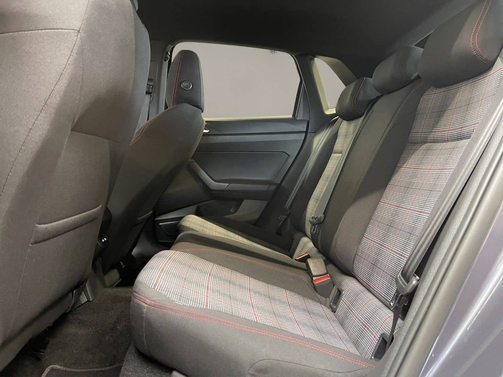 Volkswagen Polo VI 2.0 TSI GTI IQLight AUT Kam. Navi LED LM foto 14