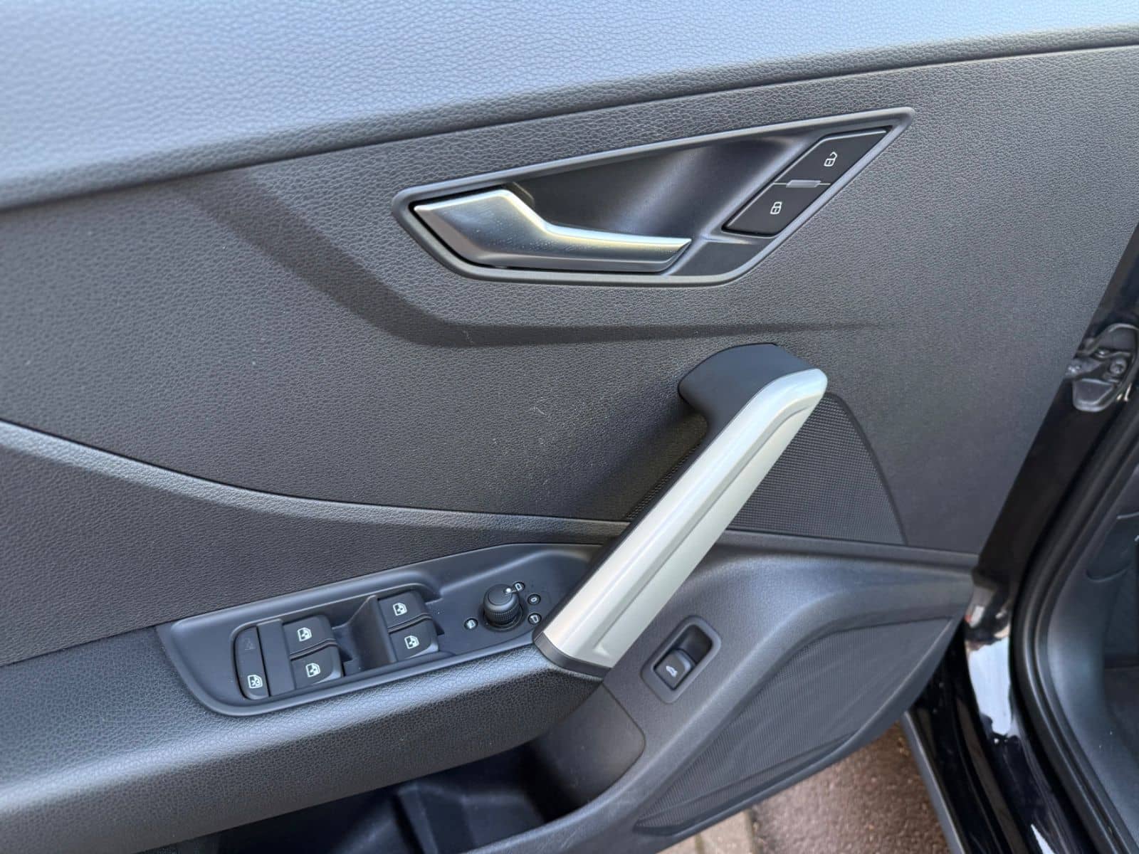 Audi Q2 30 TDI basis S-tronic LED SHZ Kamera foto 25