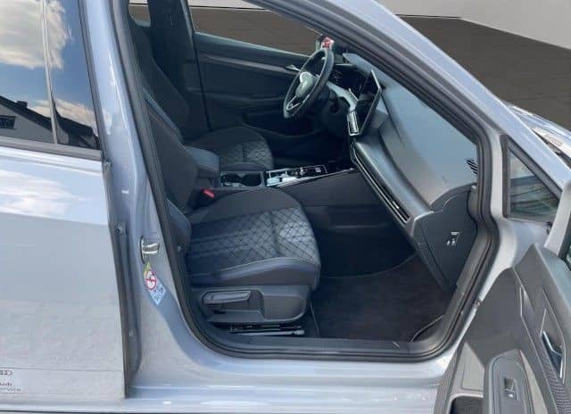 Volkswagen Golf VIII 2.0 TDI DSG R-Line Black Style IQ Ligh foto 14