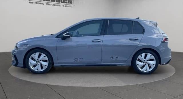 Volkswagen Golf VIII 2.0 TDI DSG R-Line Black Style IQ Ligh foto 3