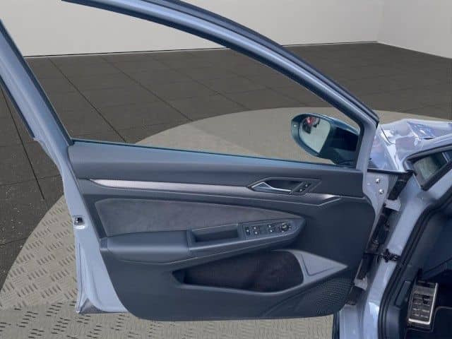 Volkswagen Golf VIII 2.0 TDI DSG R-Line Black Style IQ Ligh foto 9