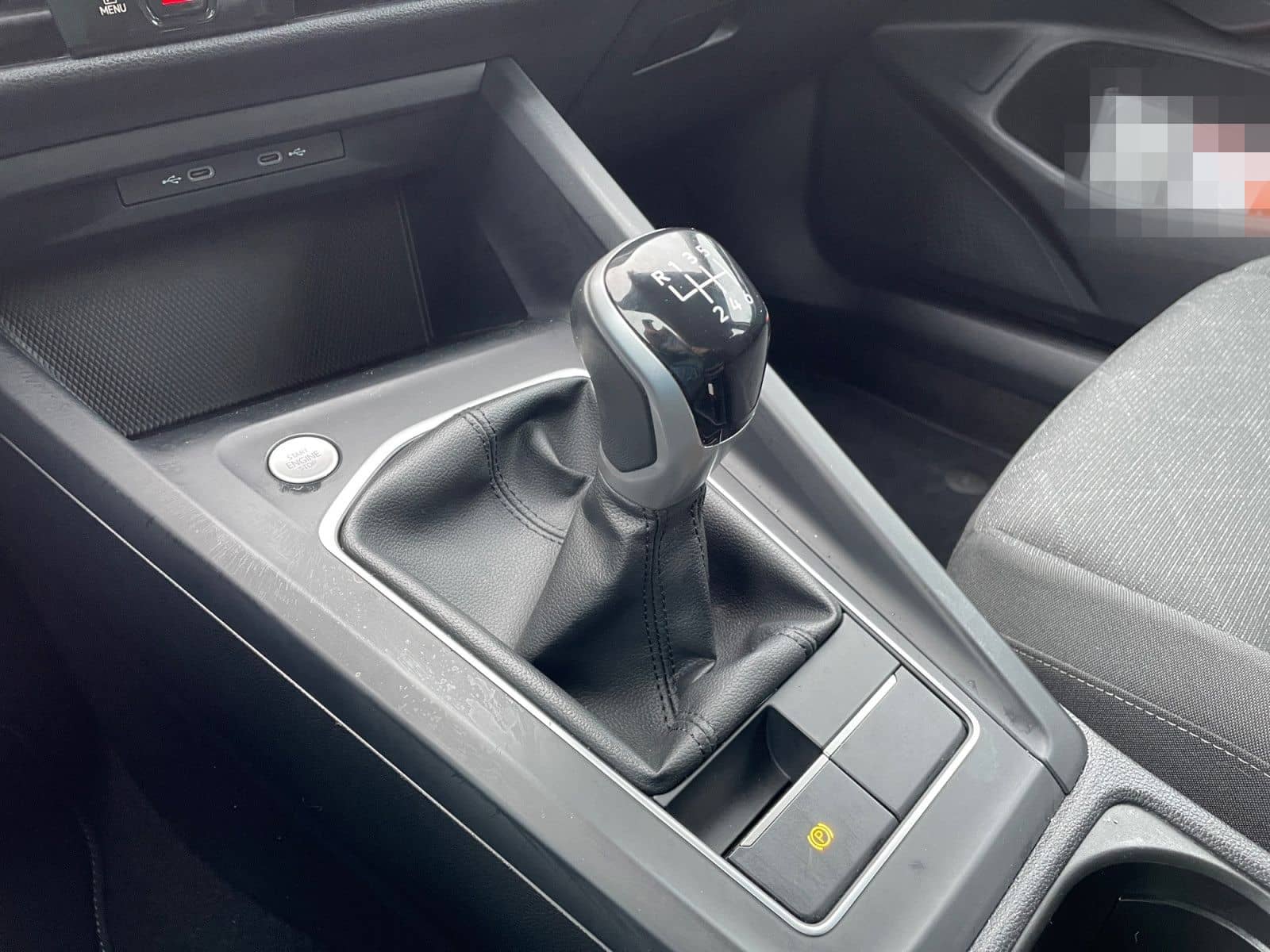 Volkswagen Golf VIII Variant 1.0 TSI Life LED Navi APP ACC foto 6