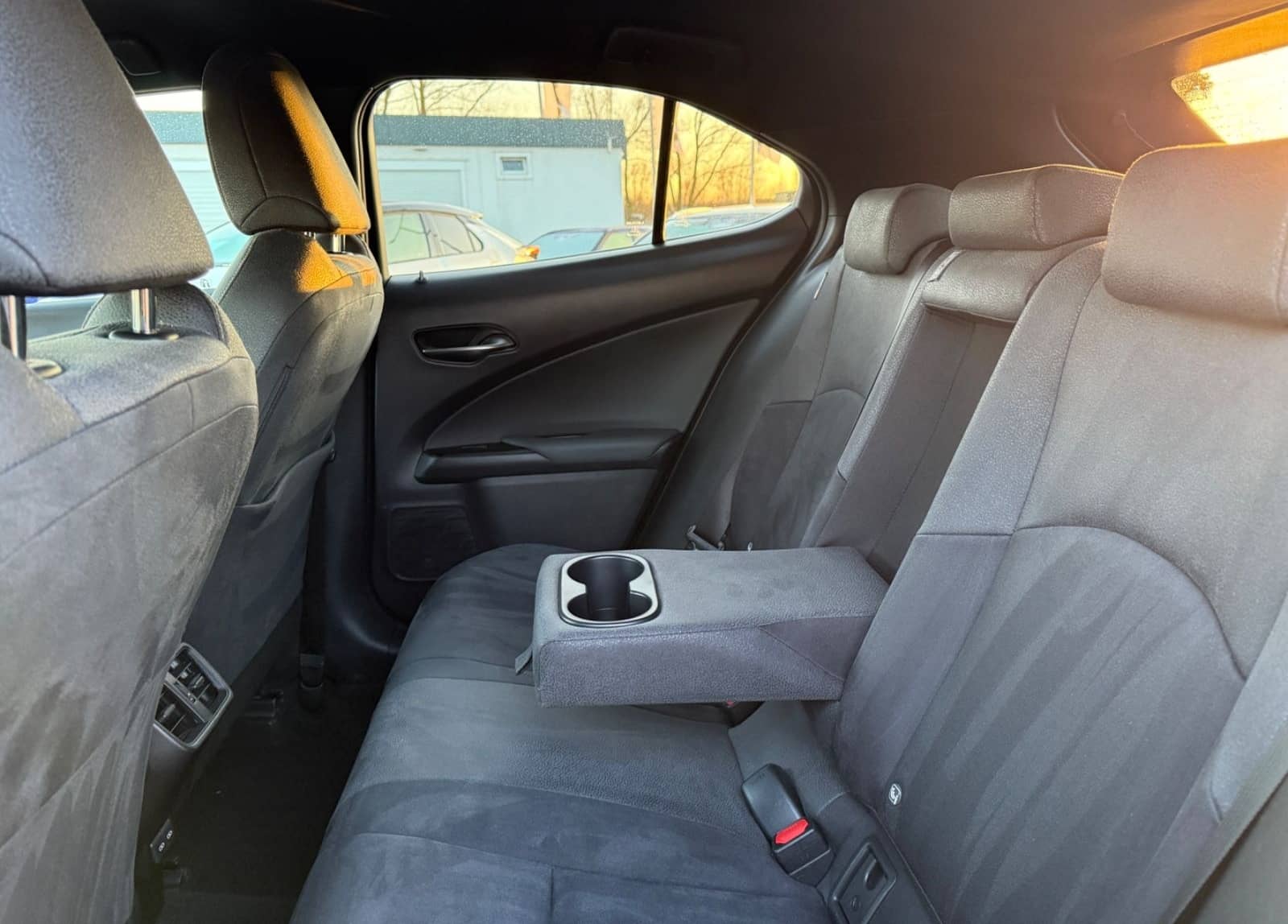 Lexus UX 250 h Launch Edition foto 12