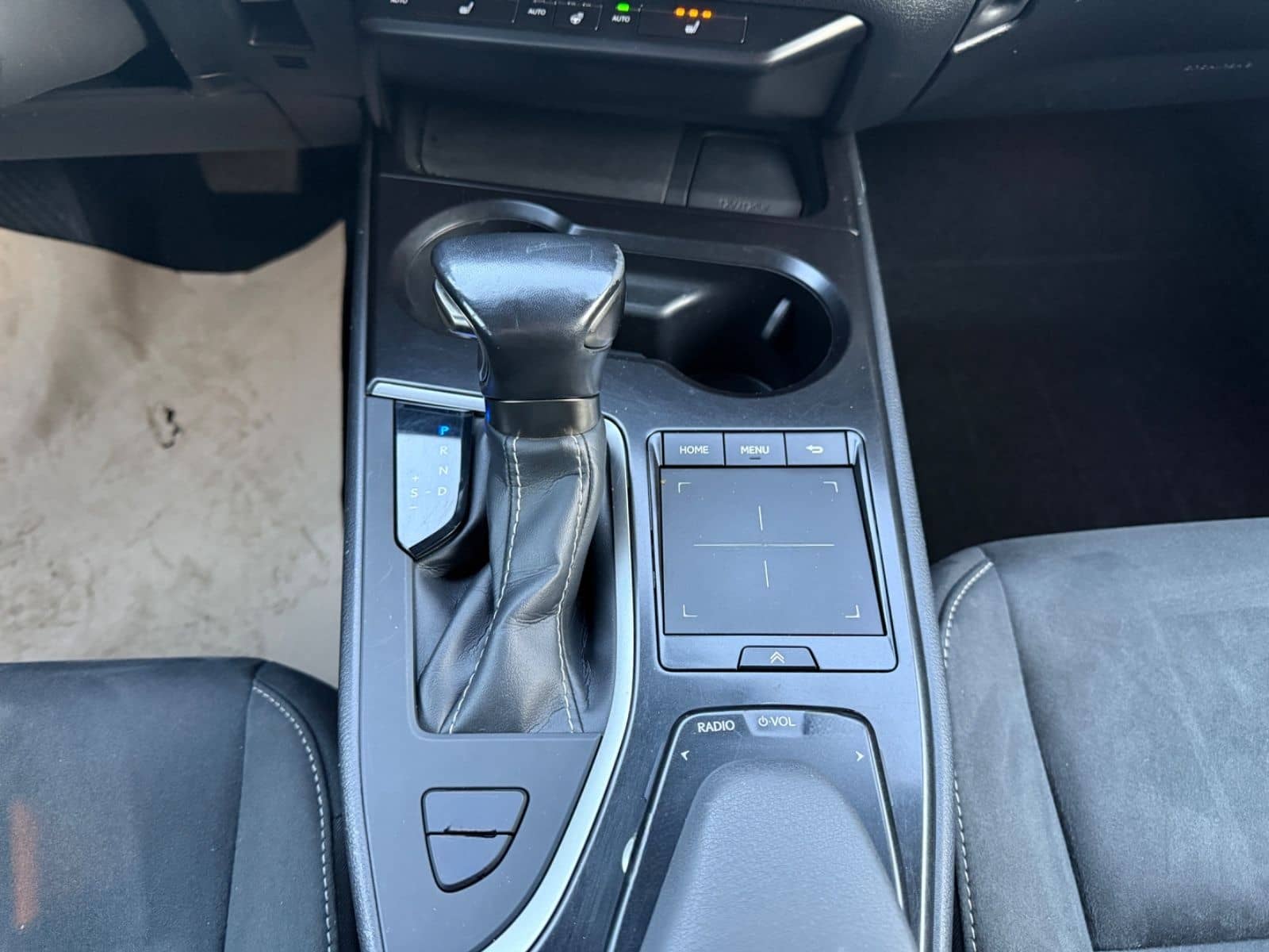 Lexus UX 250 h Launch Edition foto 19