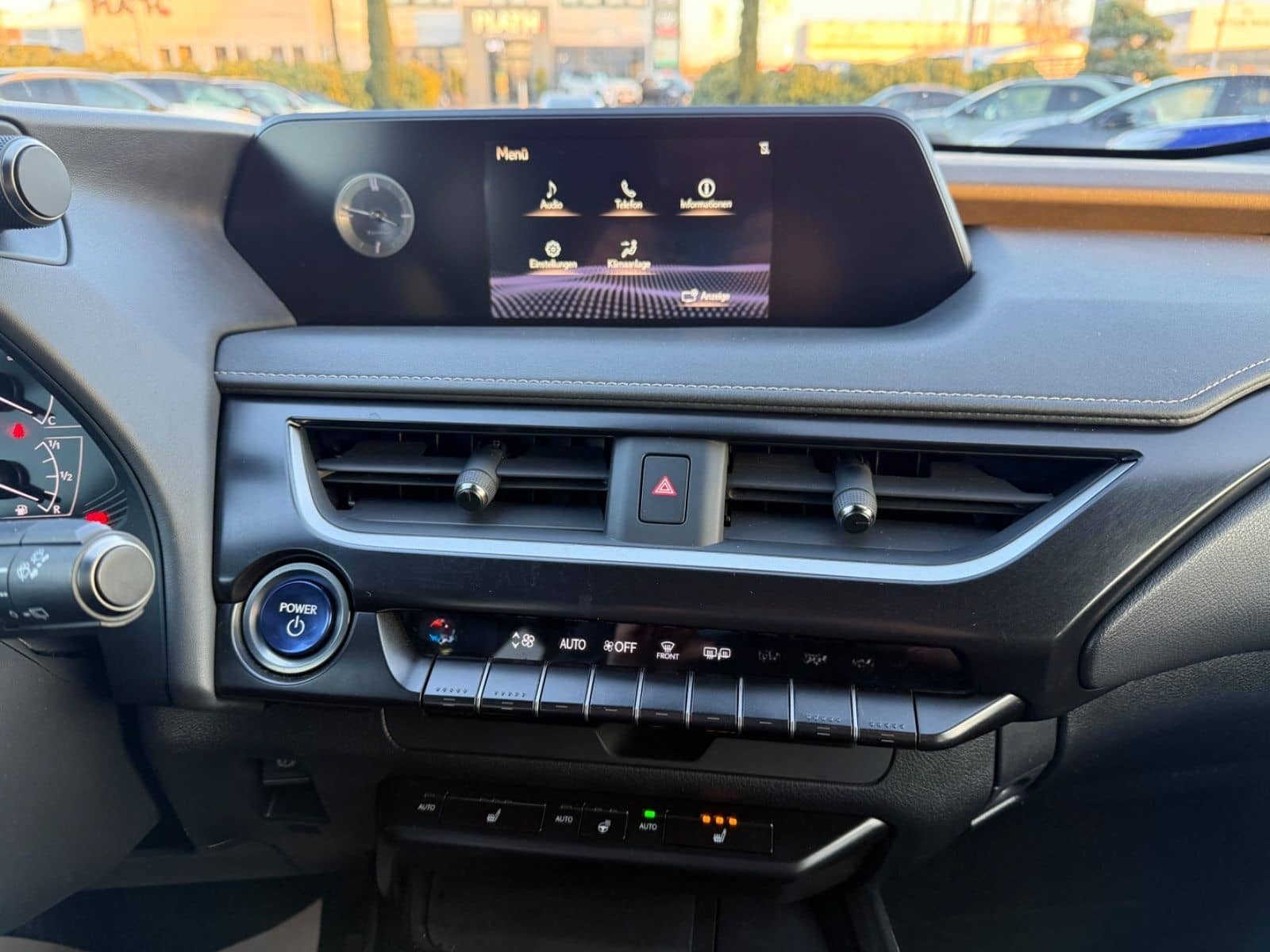 Lexus UX 250 h Launch Edition foto 20