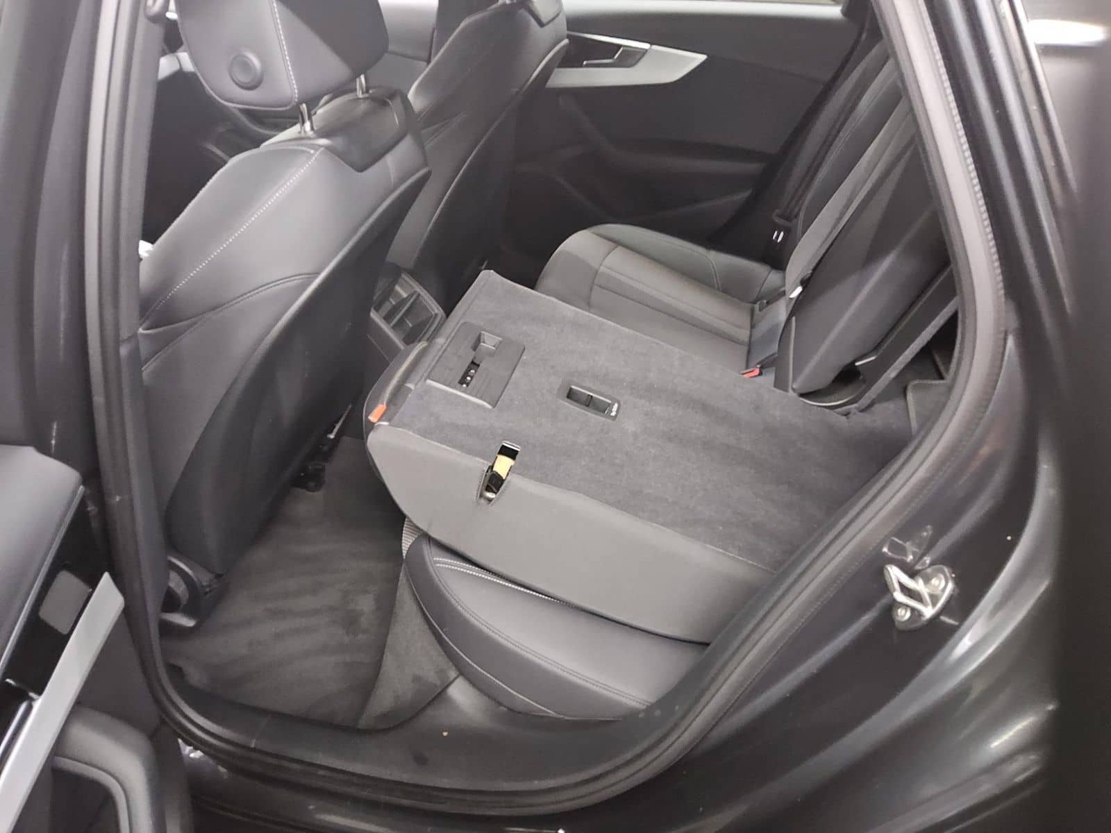 Audi A4 Avant 40 TDI S-Line T-Leder Navi LED AHK foto 13