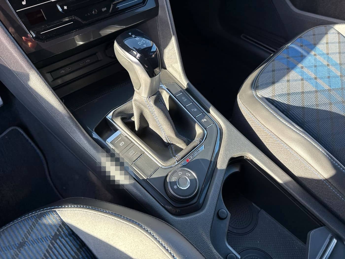 Volkswagen Tiguan R / R-Perform. Akrapovic / H&K DCC- Fahrw foto 11