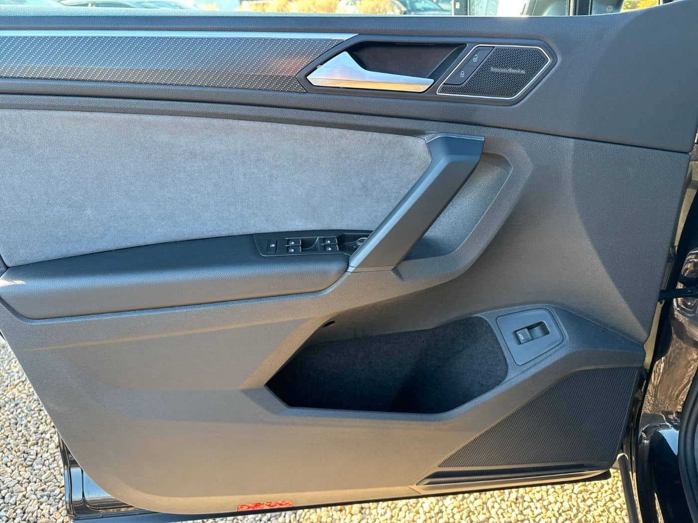 Volkswagen Tiguan R / R-Perform. Akrapovic / H&K DCC- Fahrw foto 16