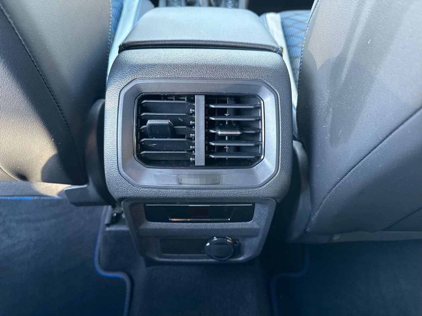 Volkswagen Tiguan R / R-Perform. Akrapovic / H&K DCC- Fahrw foto 20