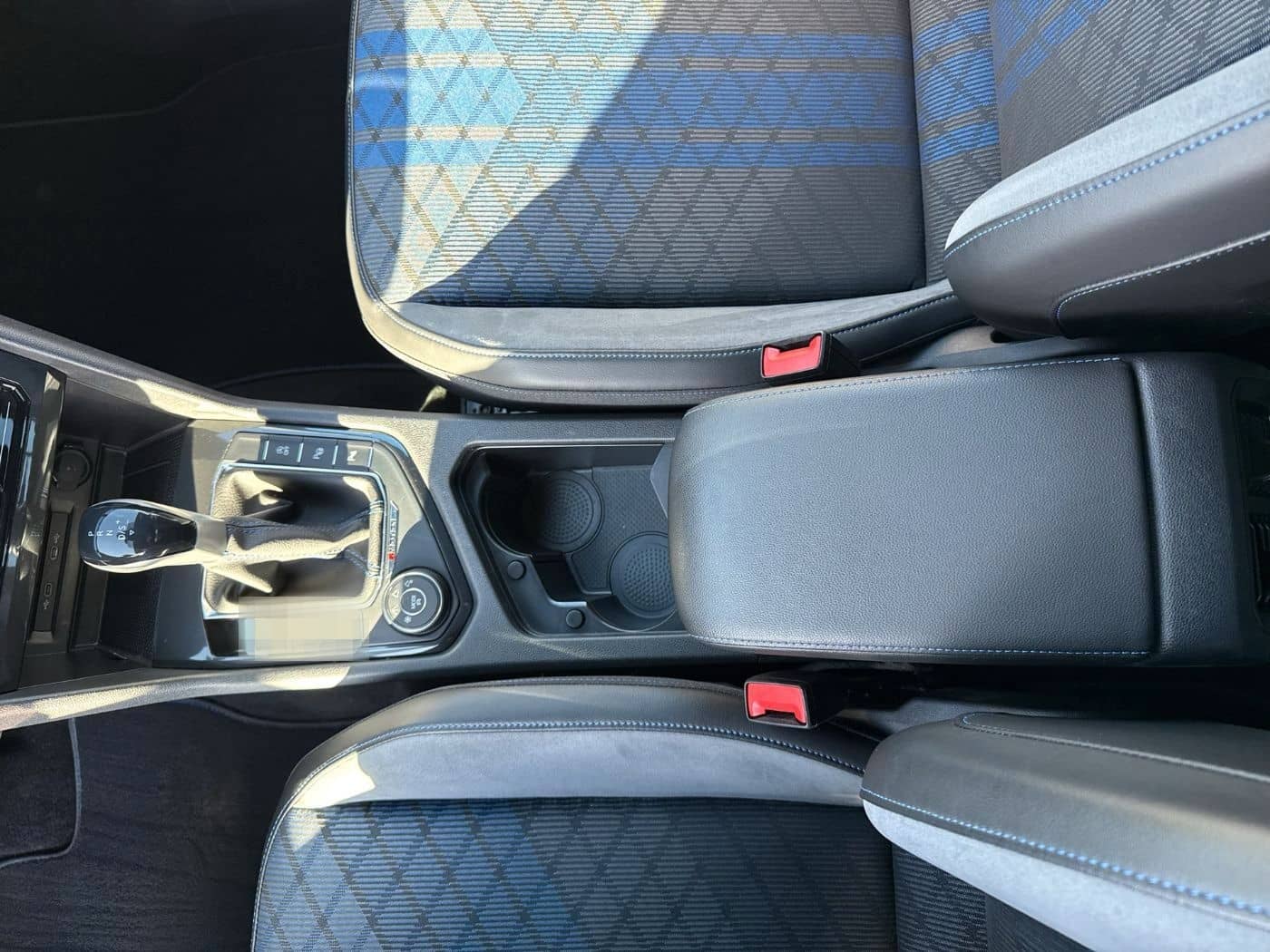 Volkswagen Tiguan R / R-Perform. Akrapovic / H&K DCC- Fahrw foto 24