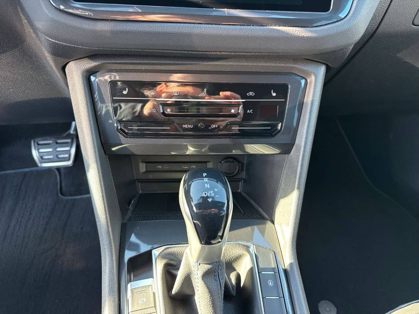 Volkswagen Tiguan R / R-Perform. Akrapovic / H&K DCC- Fahrw foto 25