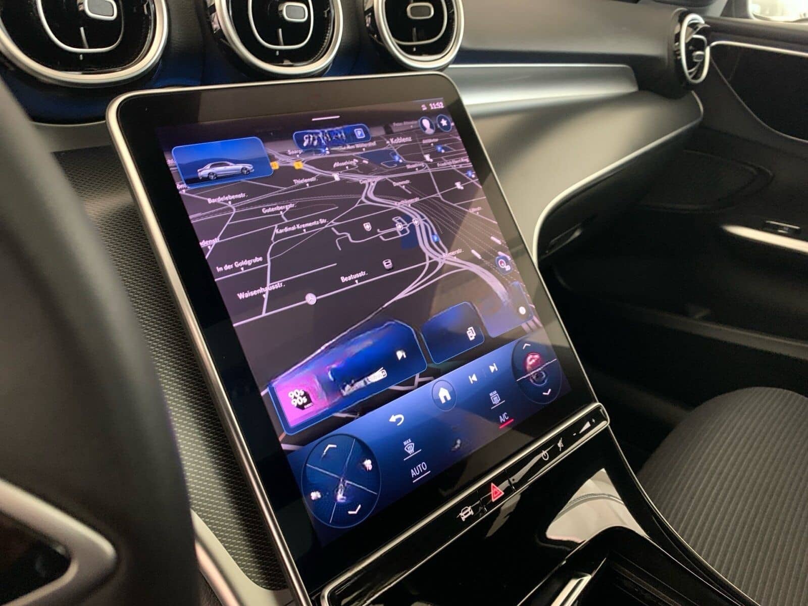 Mercedes-Benz C 200 *AVANTGARDE*PANO*KAMERA*LED*CARPLAY* foto 9