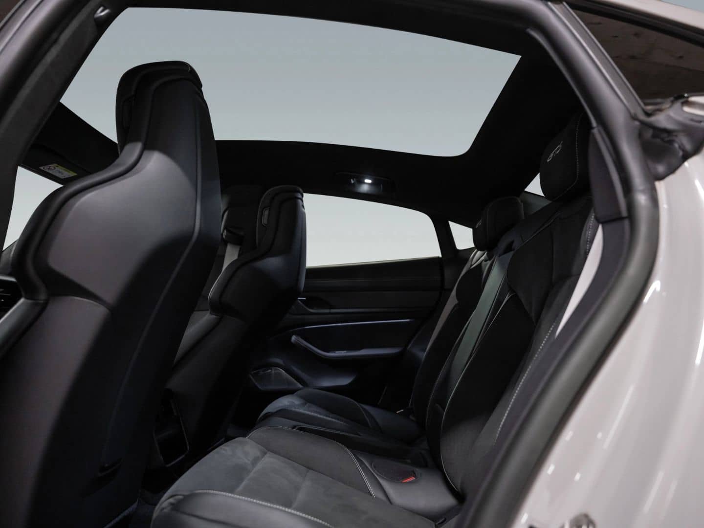 Porsche Taycan GTS HeadUp Beifahrerdisplay Burmester foto 17