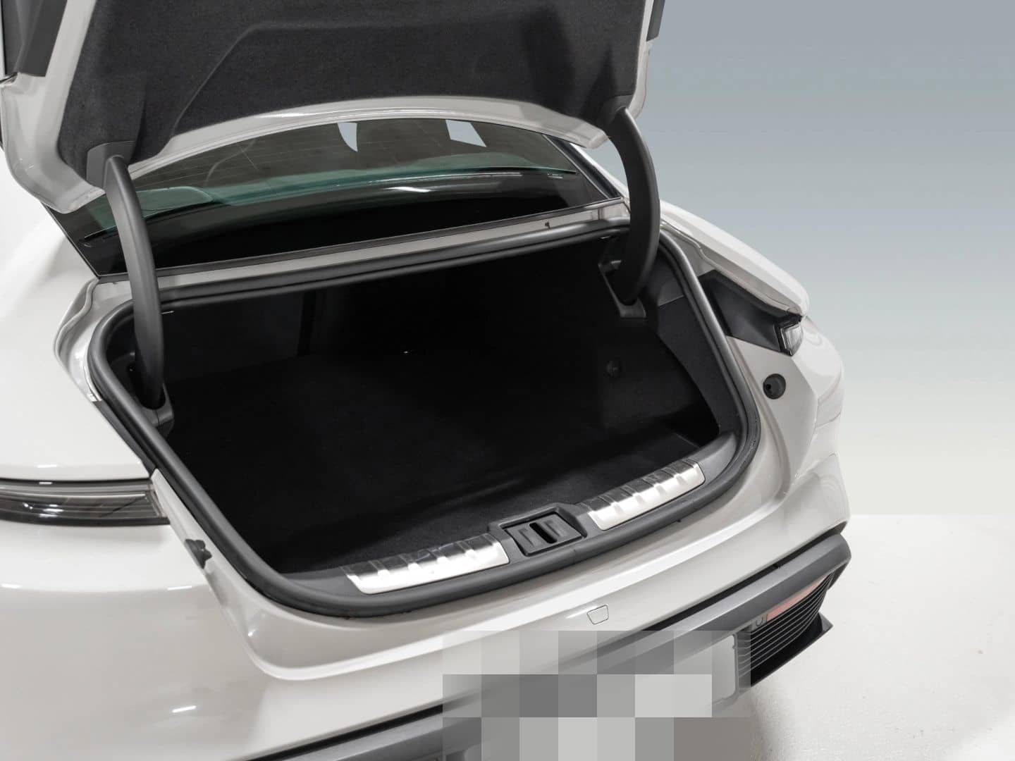 Porsche Taycan GTS HeadUp Beifahrerdisplay Burmester foto 19