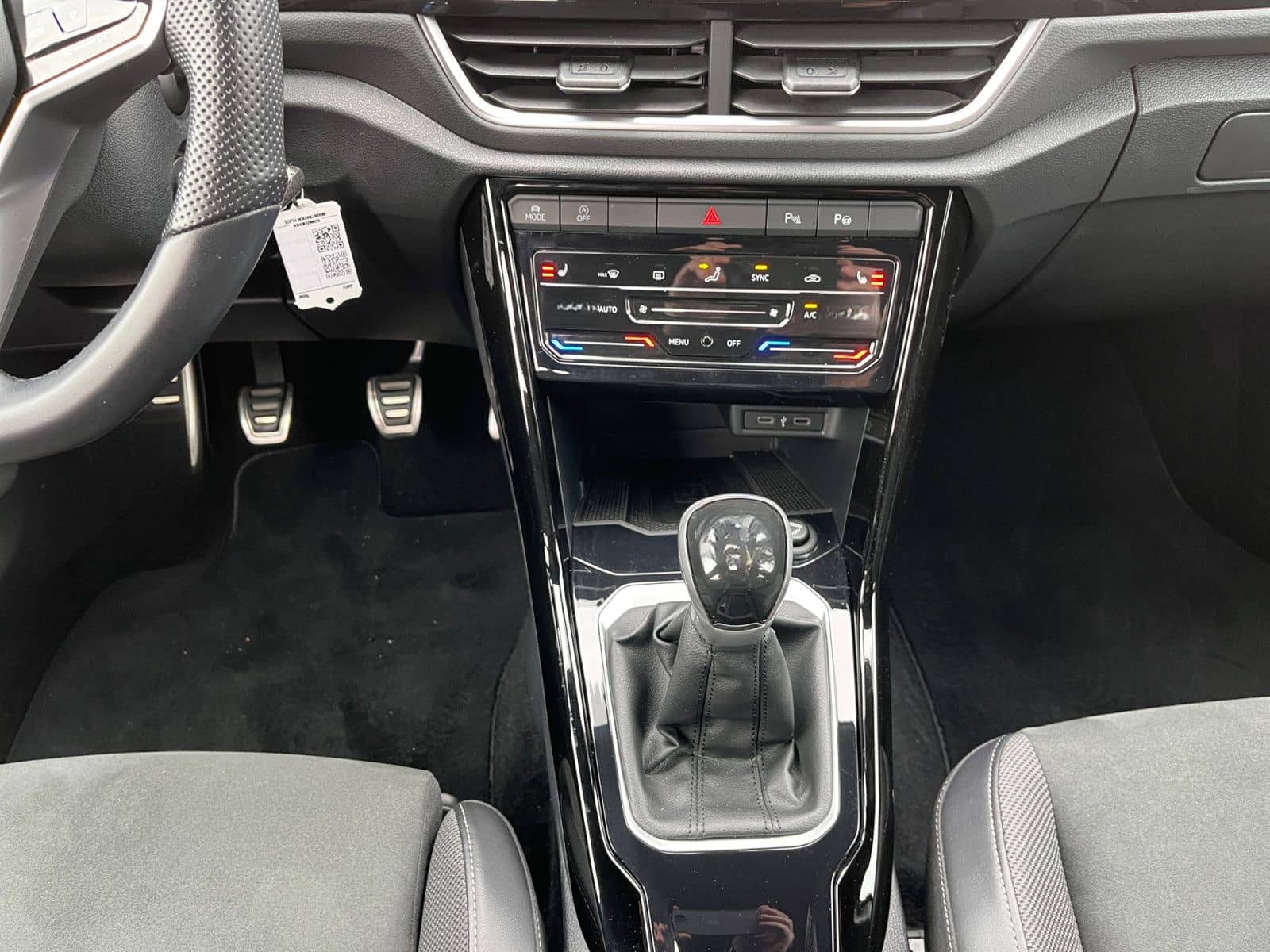 Volkswagen T-Roc 1.0TSI R-Line ACC Cam LED+ Navi Parklenk foto 8