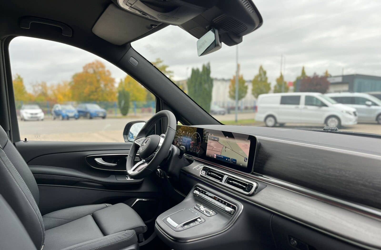 Mercedes-Benz V 300 d 4M AV L AMG Night STANDHZ+AHZV+DISTR+360 foto 15