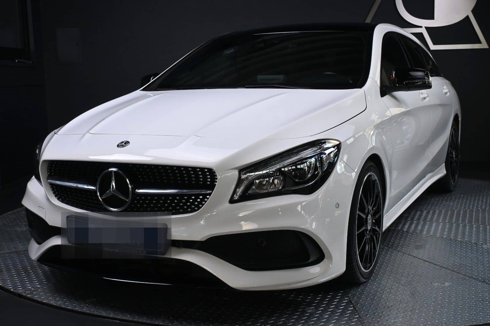 Mercedes-Benz CLA 200 Shooting Brake/NIGHT/AMG/LED/PANO foto 1