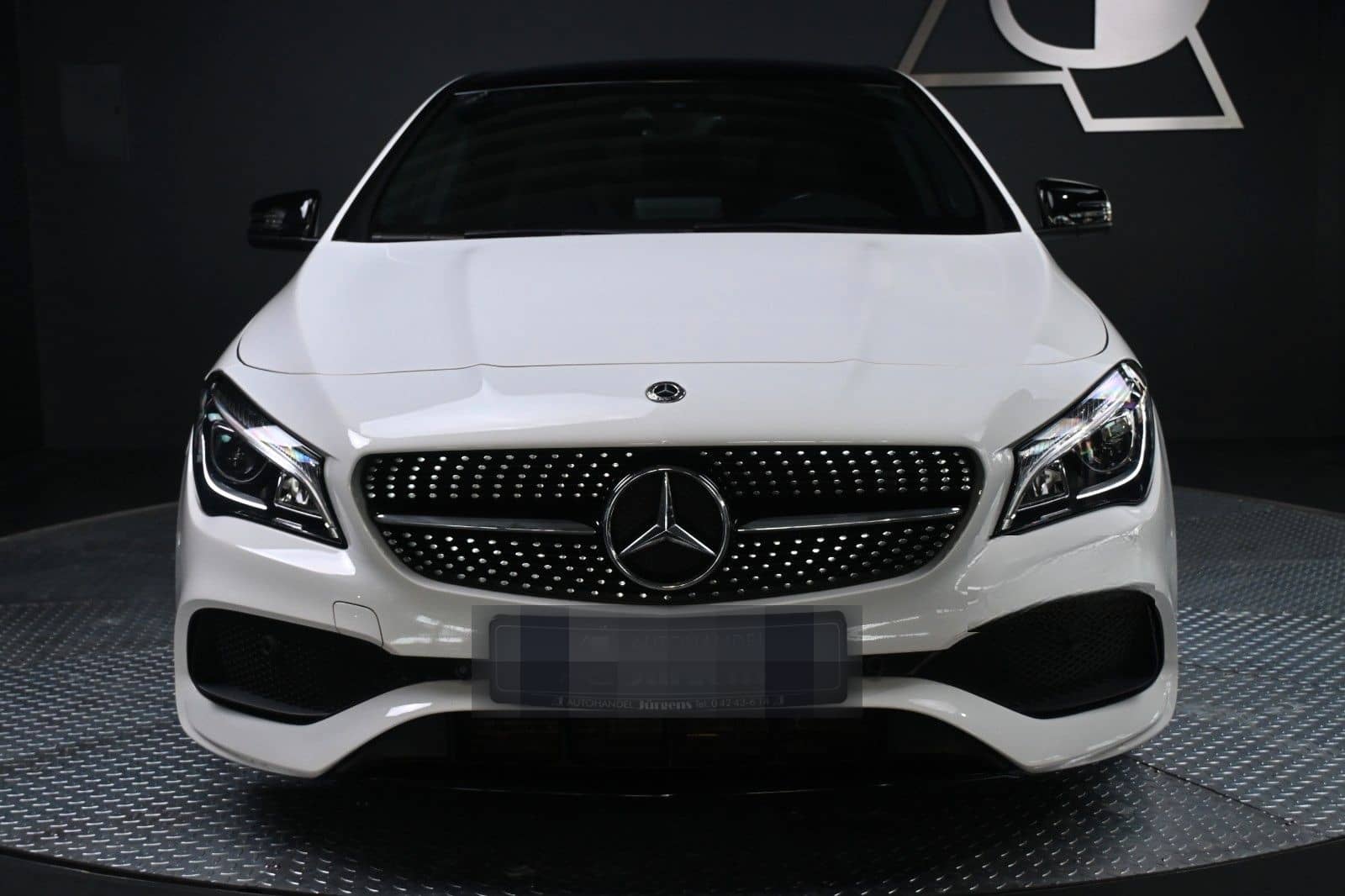 Mercedes-Benz CLA 200 Shooting Brake/NIGHT/AMG/LED/PANO foto 2