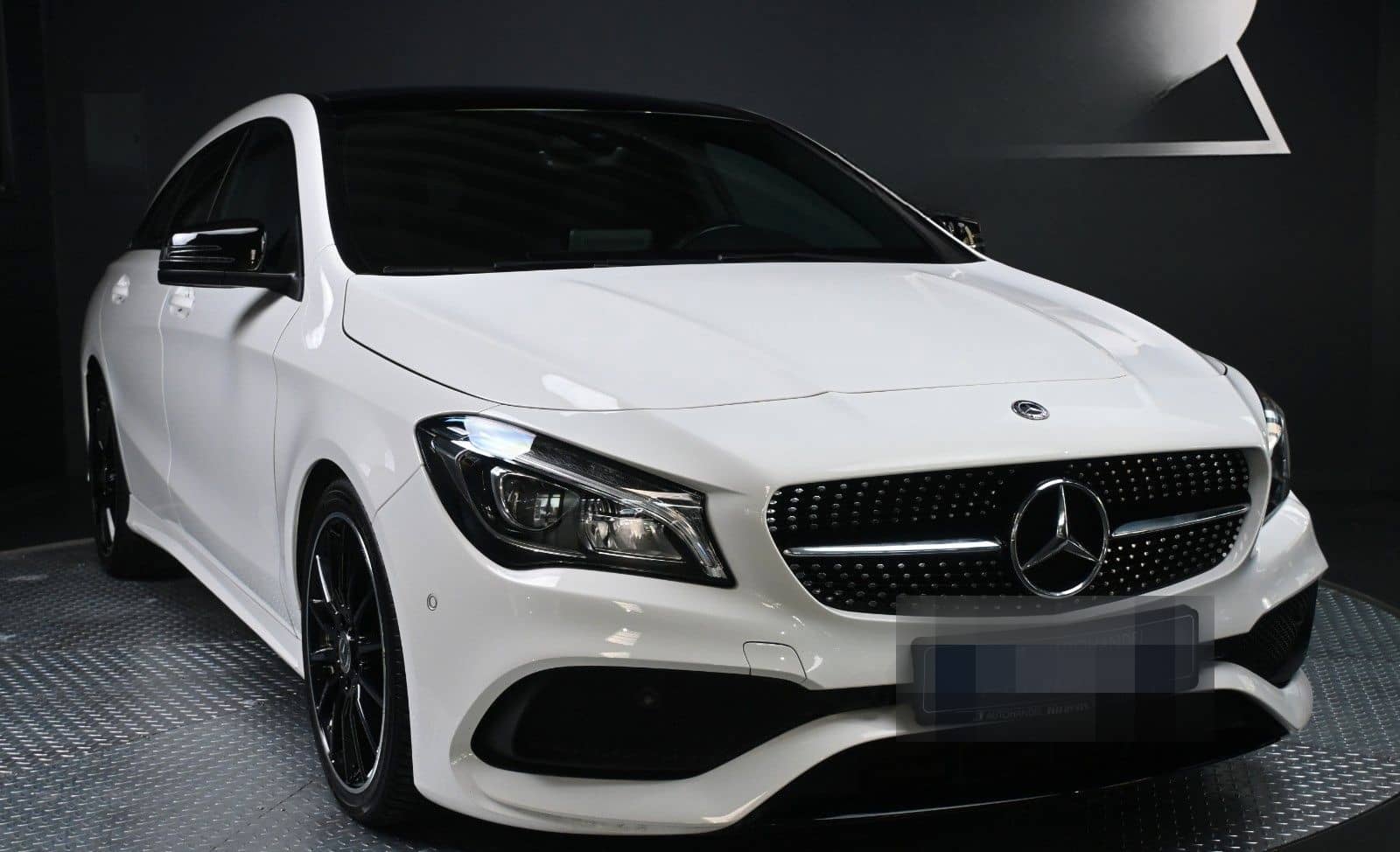 Mercedes-Benz CLA 200 Shooting Brake/NIGHT/AMG/LED/PANO foto 3