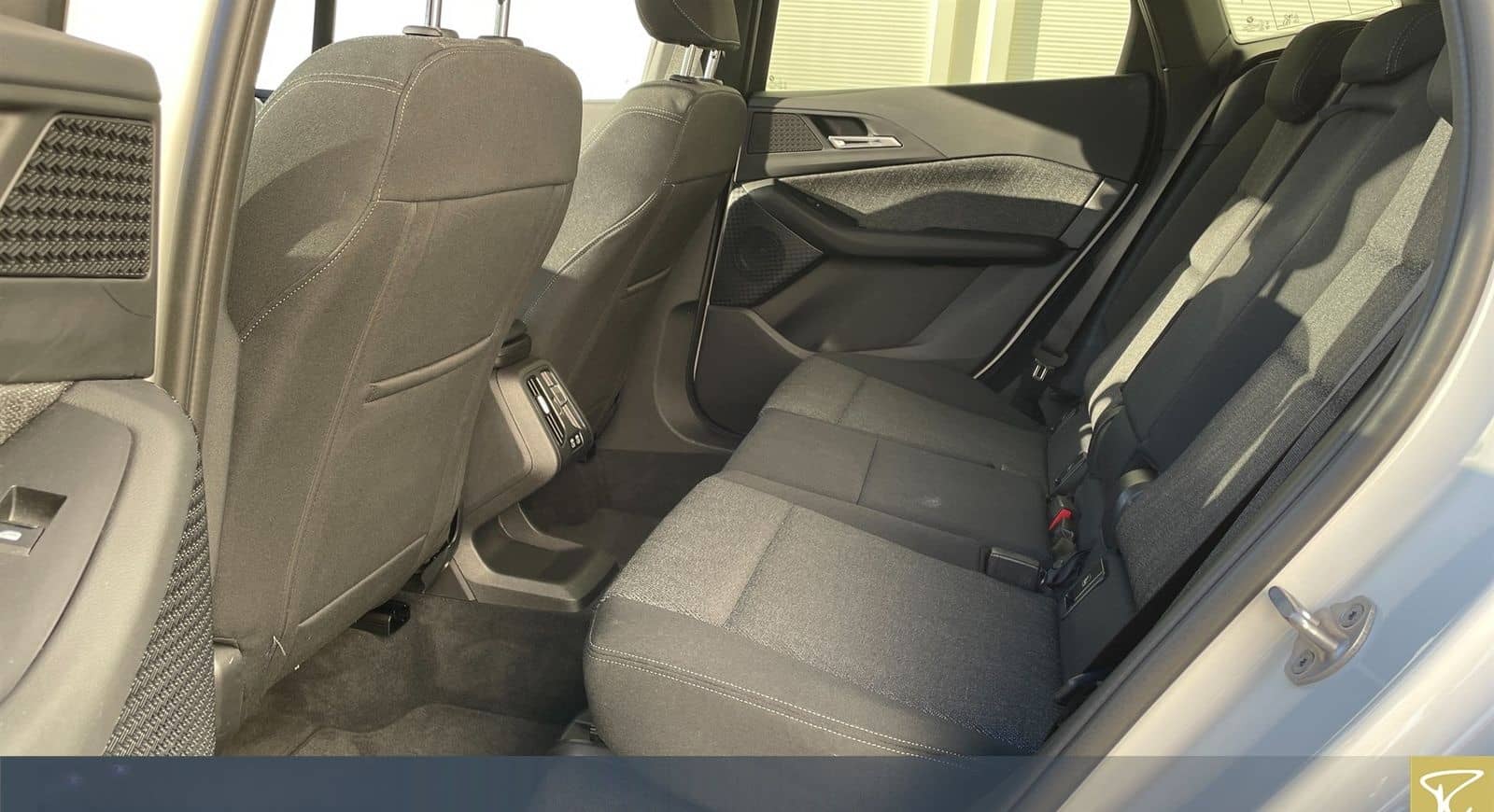 BMW 218d A Active Tourer AHK,adLED,DA+,RFK, foto 8