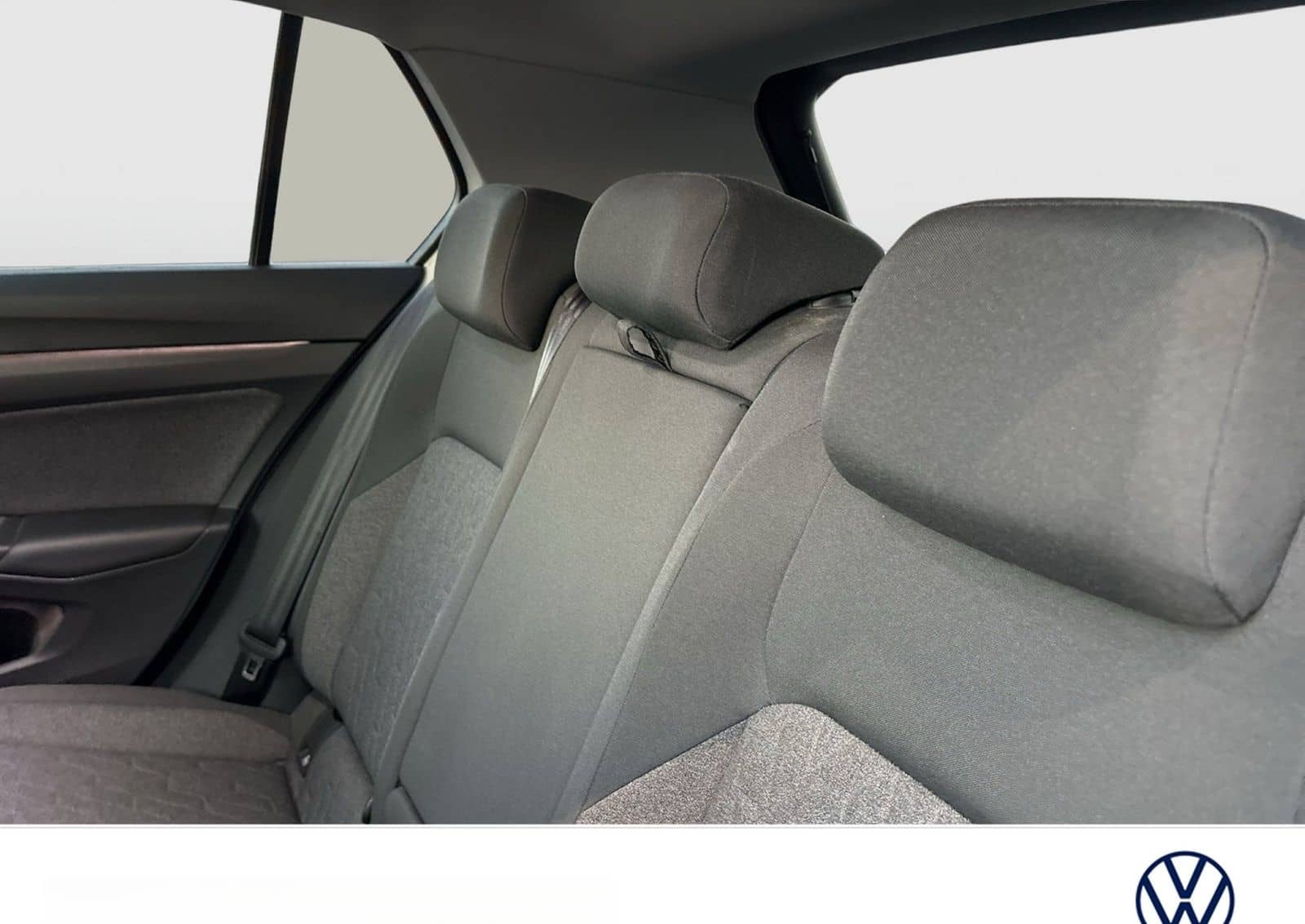 Volkswagen Golf VIII 1.0 eTSI MOVE STANDHZ. AHK CAM NAVI foto 8