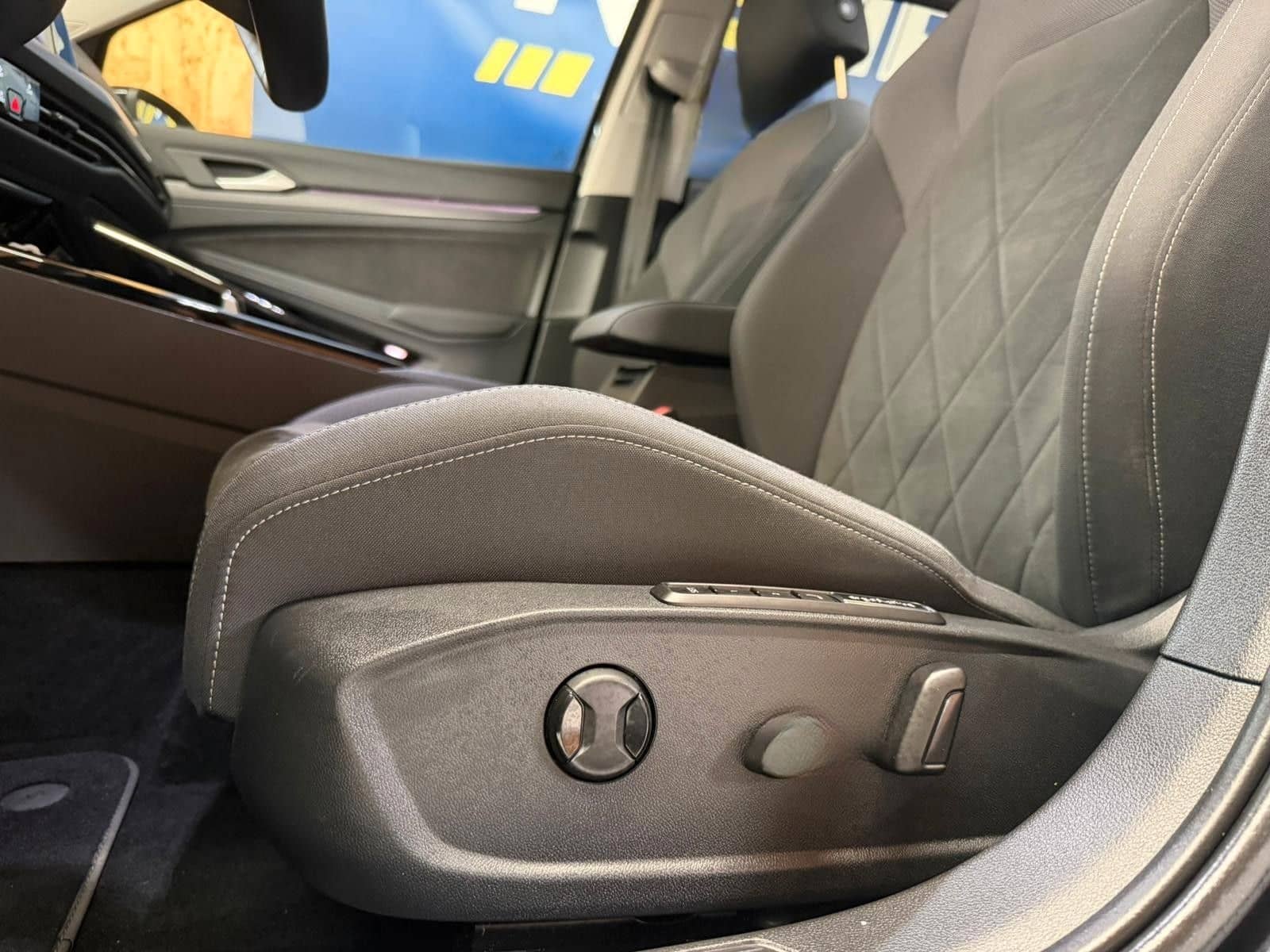 Volkswagen Golf VIII Variant*KAMERA*KEYLESS*LED*CARPLPLAY* foto 7