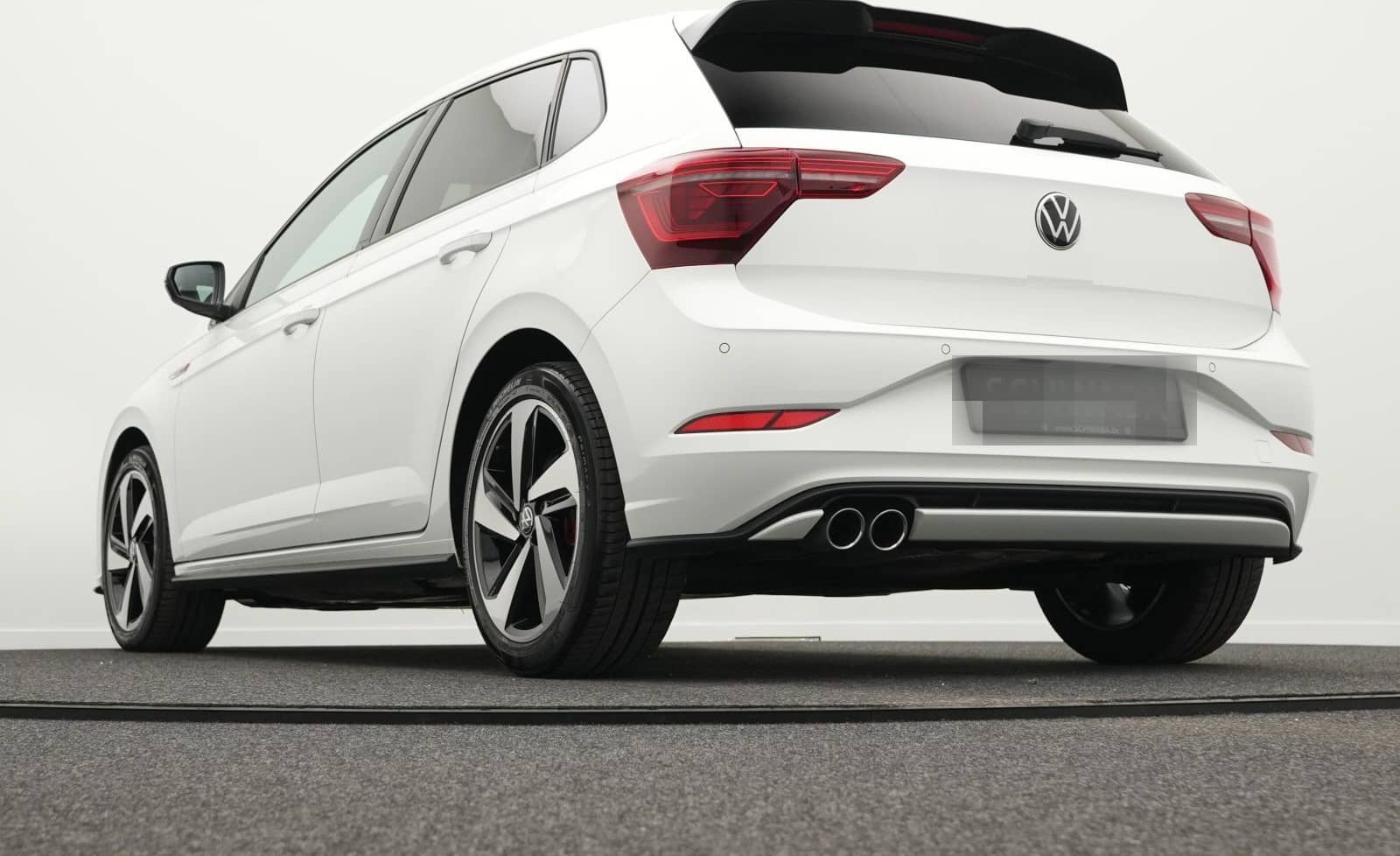 Volkswagen Polo GTI 2.0 TSI DSG *IQ.LIGHT*BEATS*ACC*17''* foto 21