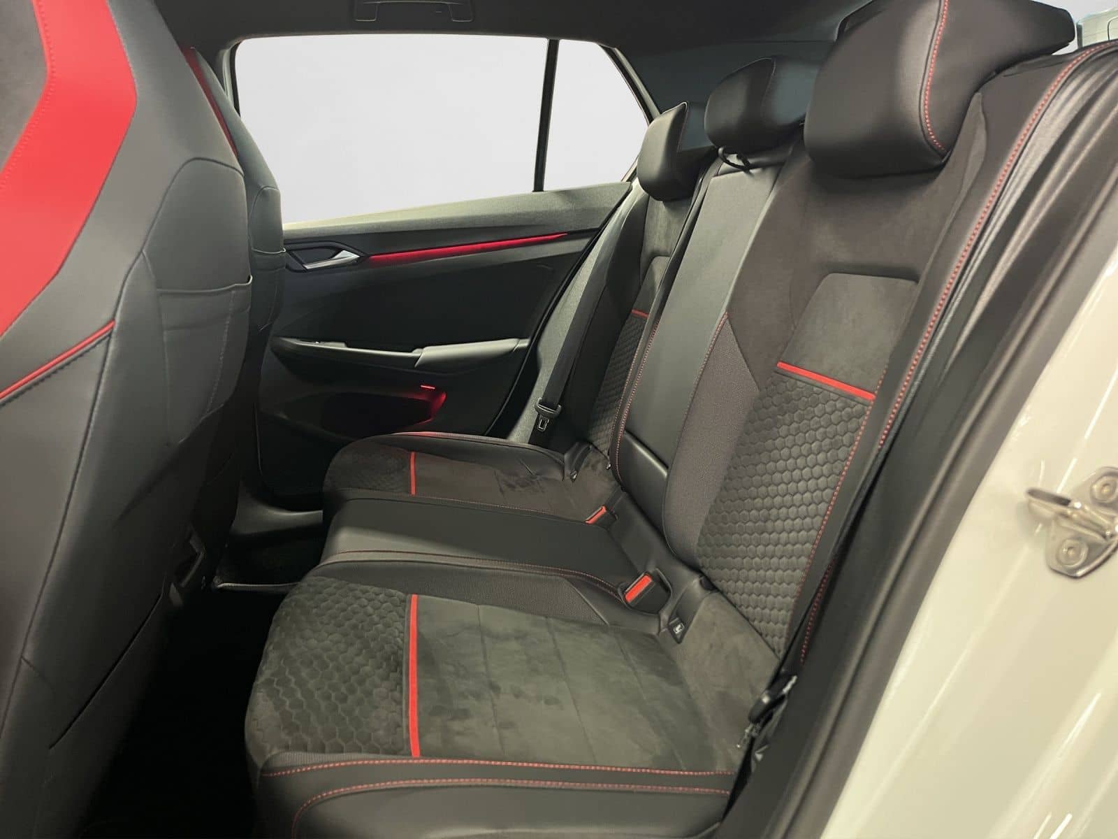 Volkswagen Golf VIII GTI Clubsport 2.0 TSI DSG, Navi, Sitzh foto 15