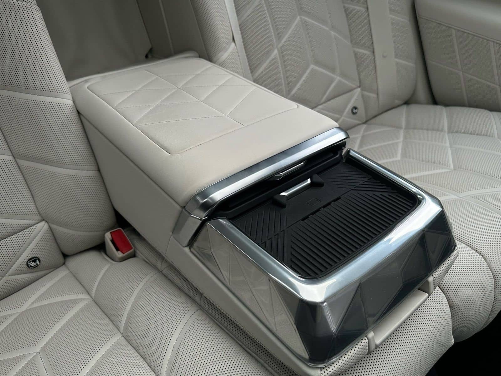 BMW i7 xDrive60 M Sport DA/PA Prof B&W Massage 21" foto 13