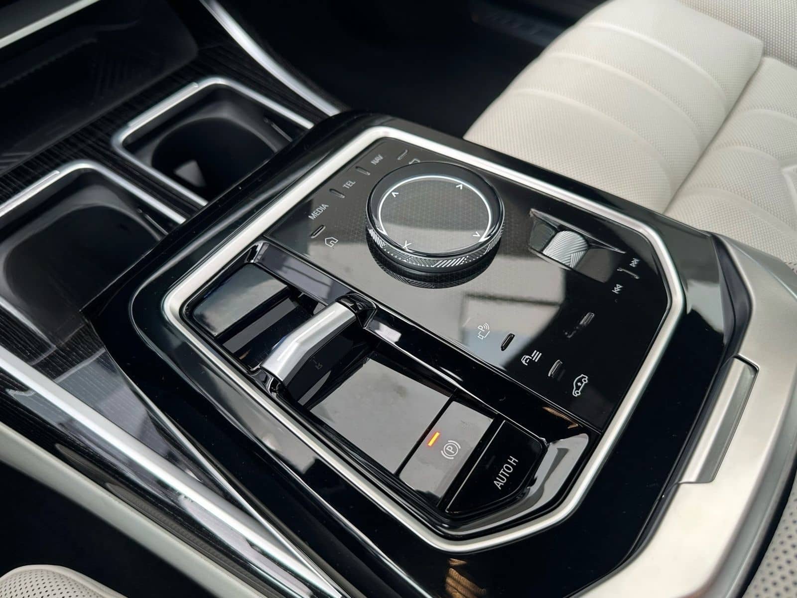 BMW i7 xDrive60 M Sport DA/PA Prof B&W Massage 21" foto 15