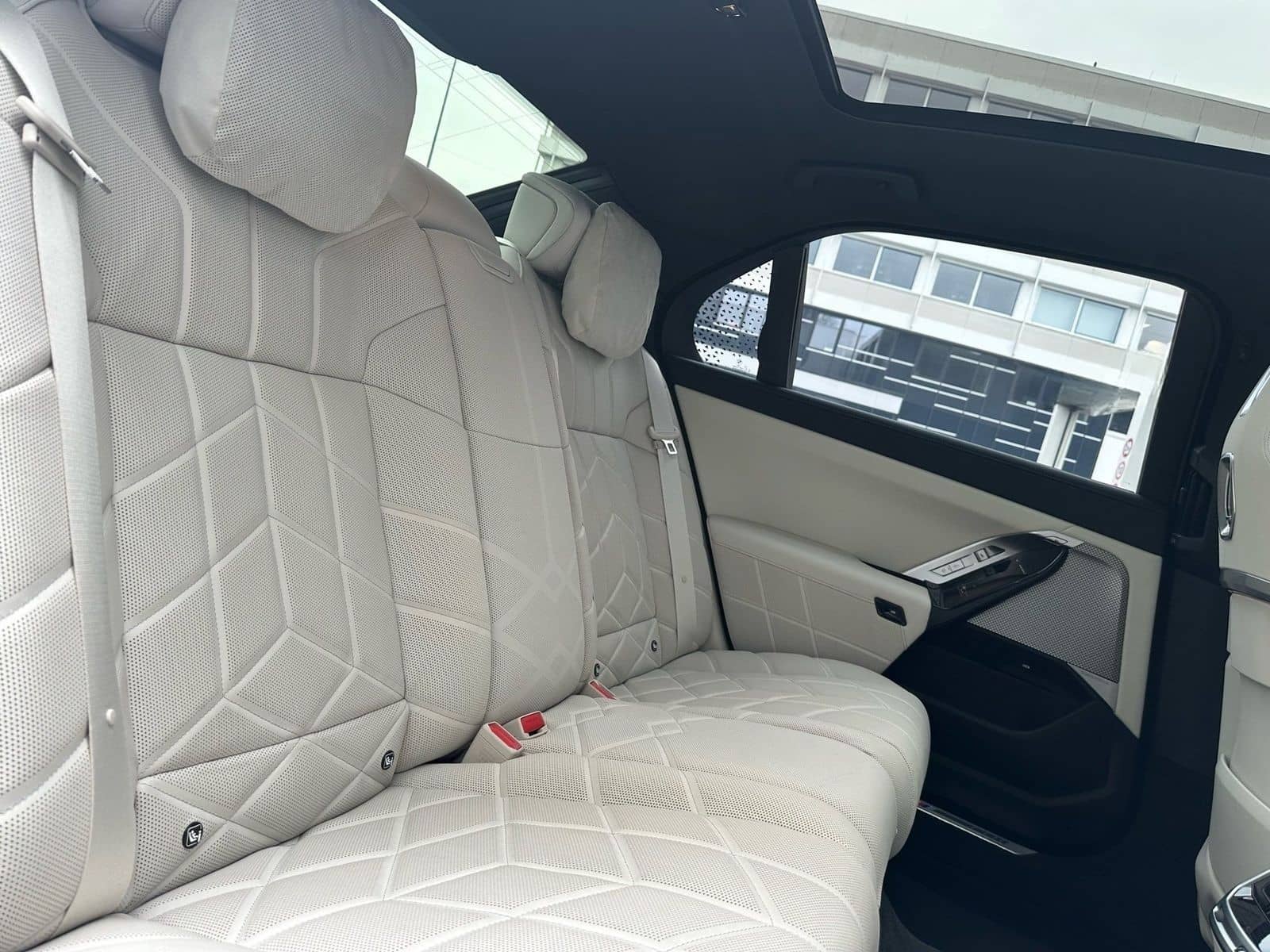 BMW i7 xDrive60 M Sport DA/PA Prof B&W Massage 21" foto 10